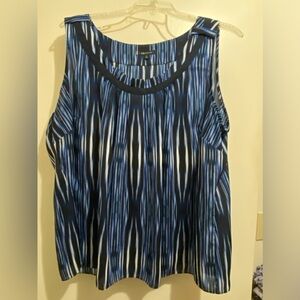 Sleeveless blue design blouse